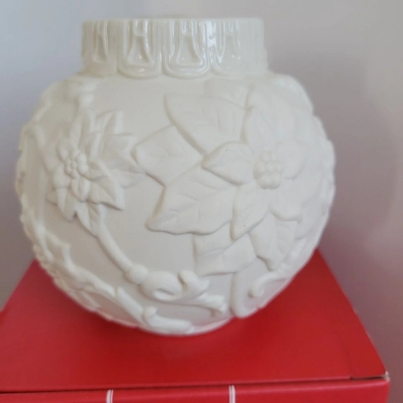 Lenox Ornamental Glow Poinsettia Votive - Picture 5 of 5